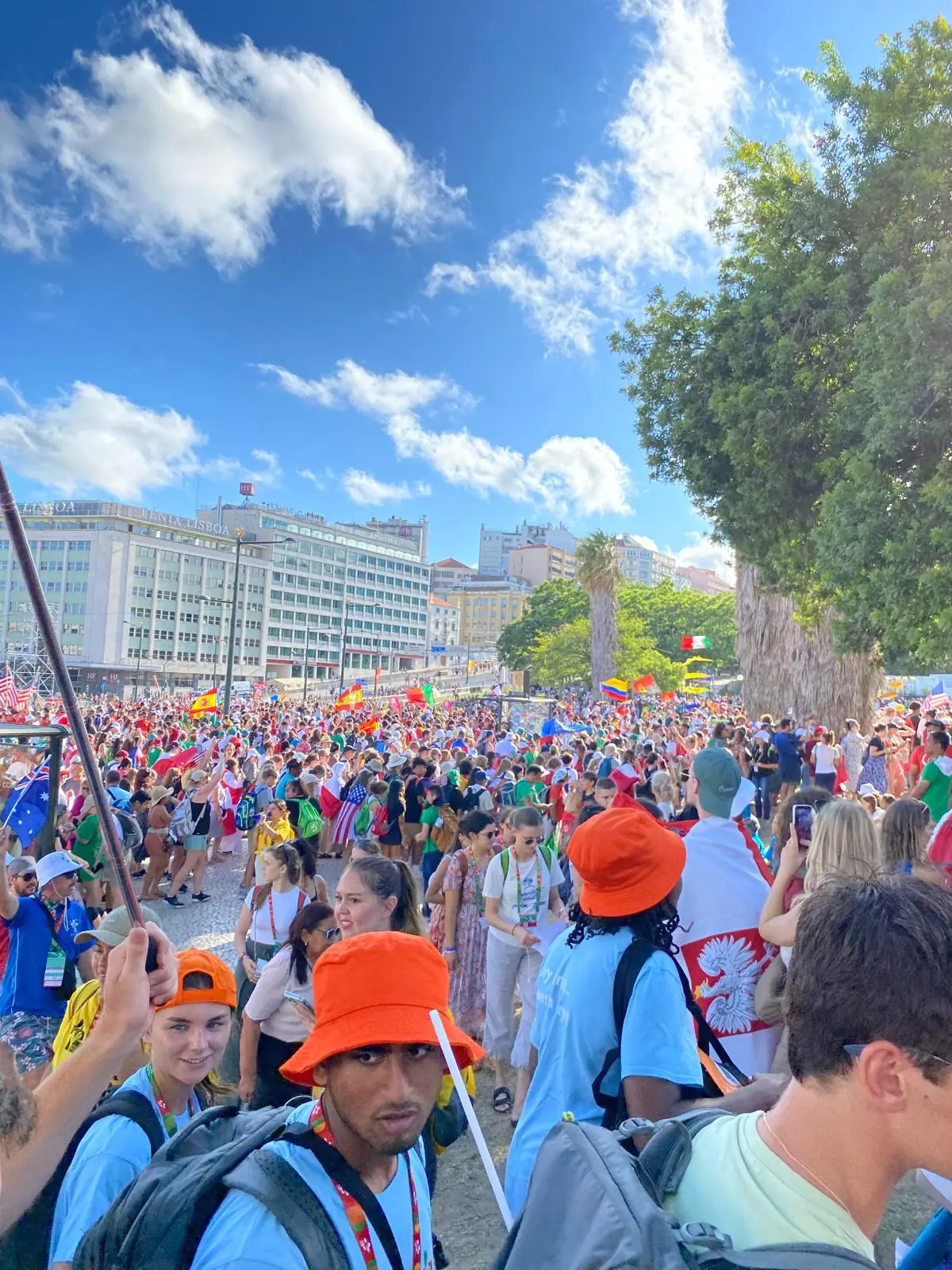 Une foule internationale de jeunes réunis aux JMJ de Lisbonne 2023